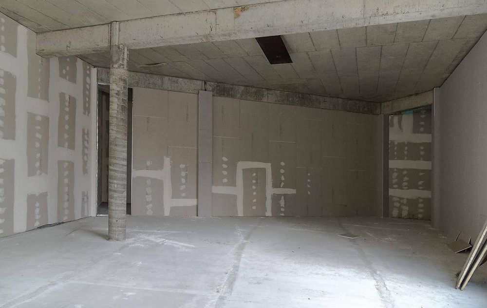 Дава се под наем Магазин в Бургас, Лазур - 150 кв.м за 2040 € - Снимка #1