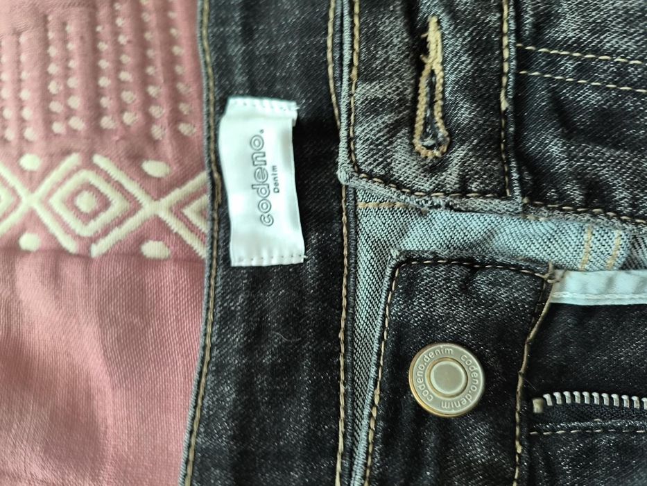 Продамregular/straight fit джинсы модные