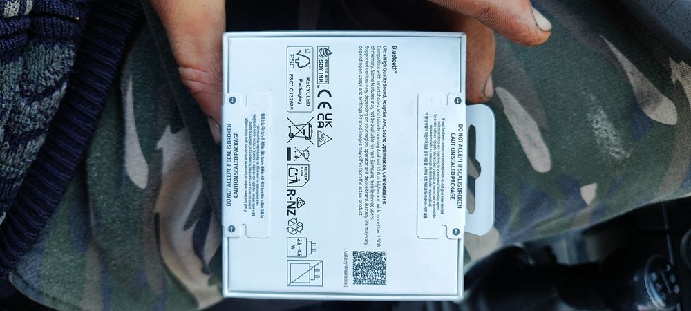 Продам Bluetooth наушники Samsung galaxy buds 3