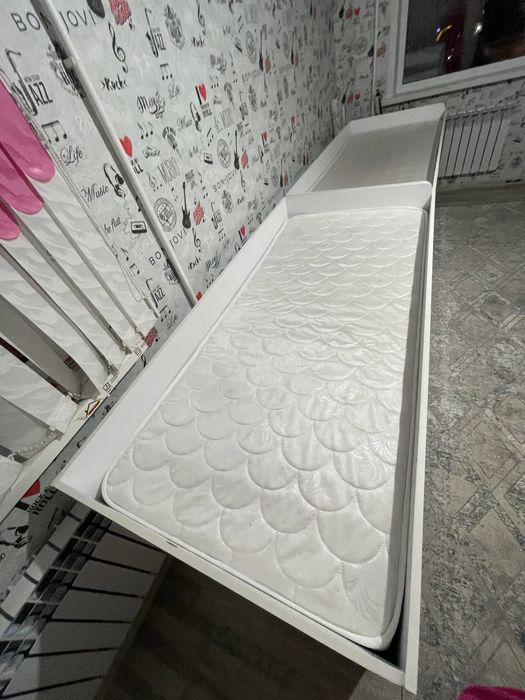 Кровать двухярусная