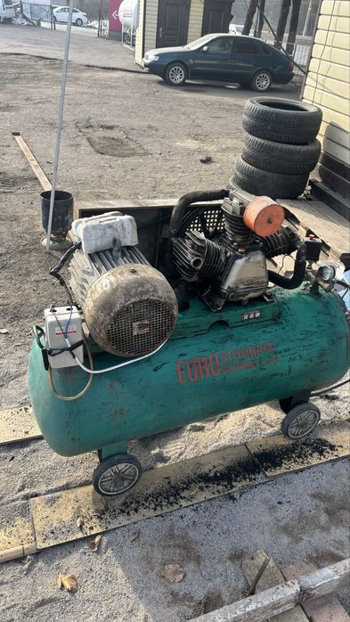 Продам воздушный компрессор