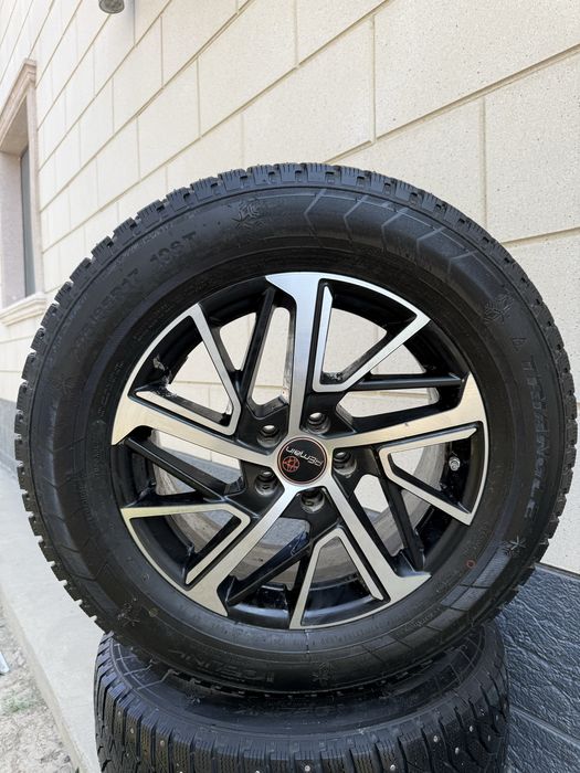 Зимние шины с дисками 225/65 р17 TRIANGLE