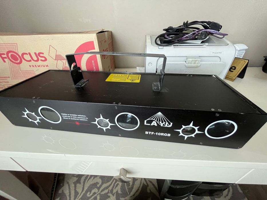 Продам трехцветный лазер с эффектами BTF