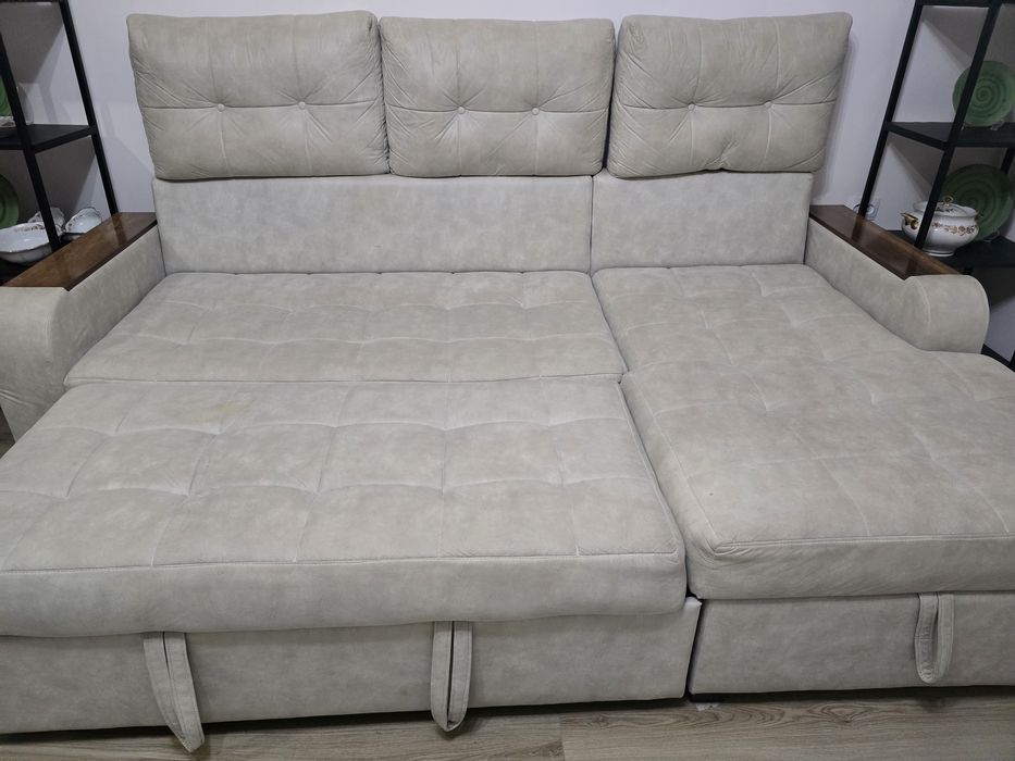 Угловой диван (раскладной) в отличном состоянии