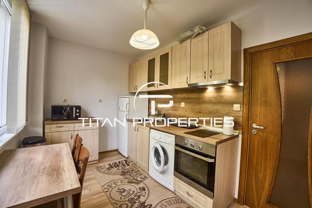 Дава се под наем Двустаен апартамент в Пловдив, Младежки Хълм - 90 кв.м за 450 € - Снимка #2