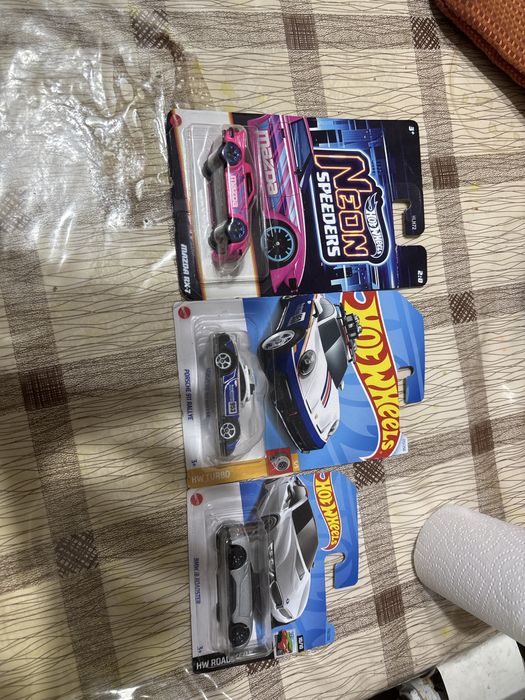 Продам кучу машинок хотвилс