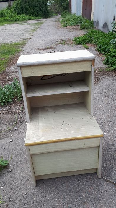 Тумбочка прикроватная