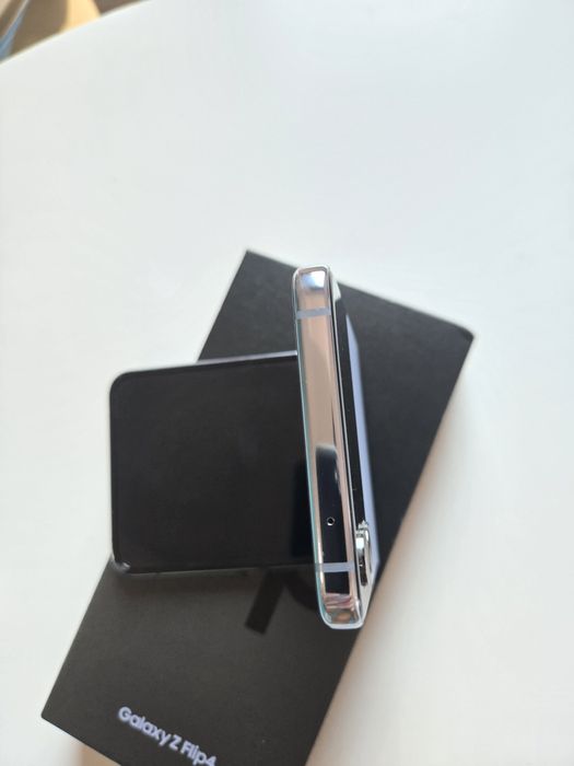 Samsung Flip 4, 128gb, Blue