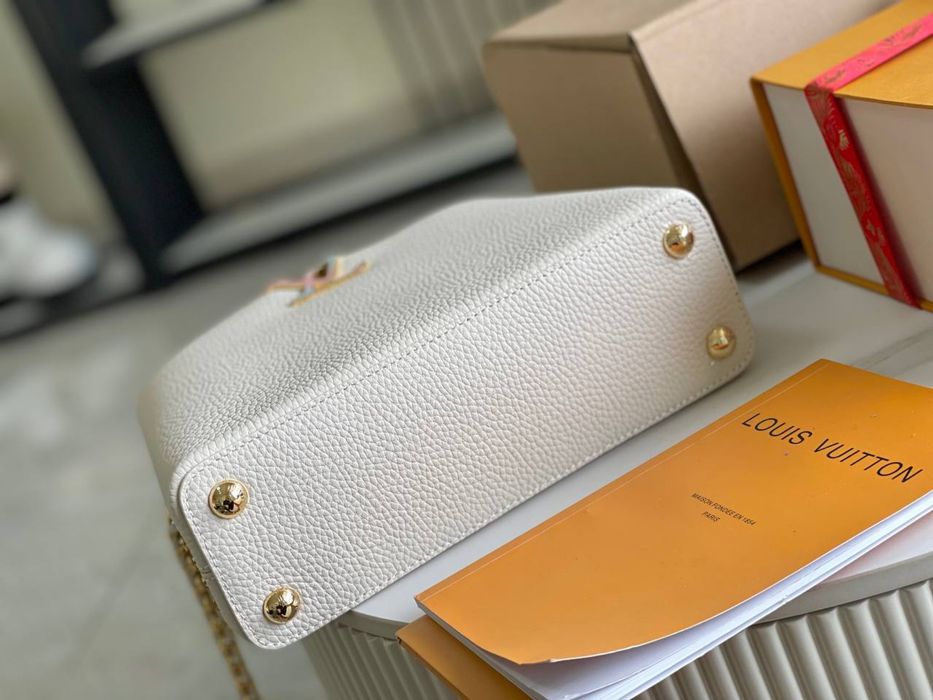 Geanta Louis Vuitton Capuciness