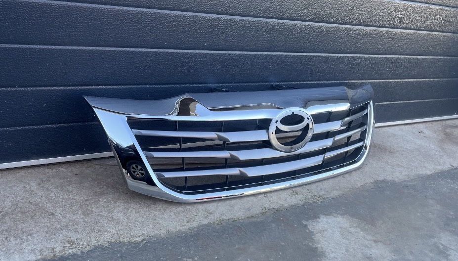 Grila toyota hilux 2012-2015
