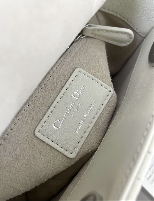 Dior lady чанта……