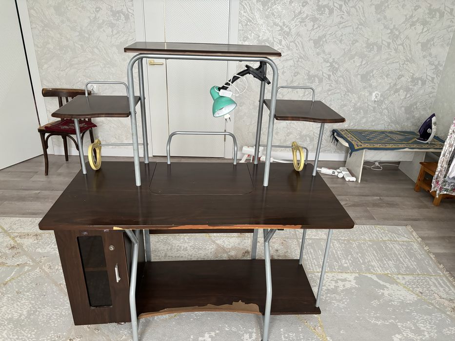 Стол для учебы и работы