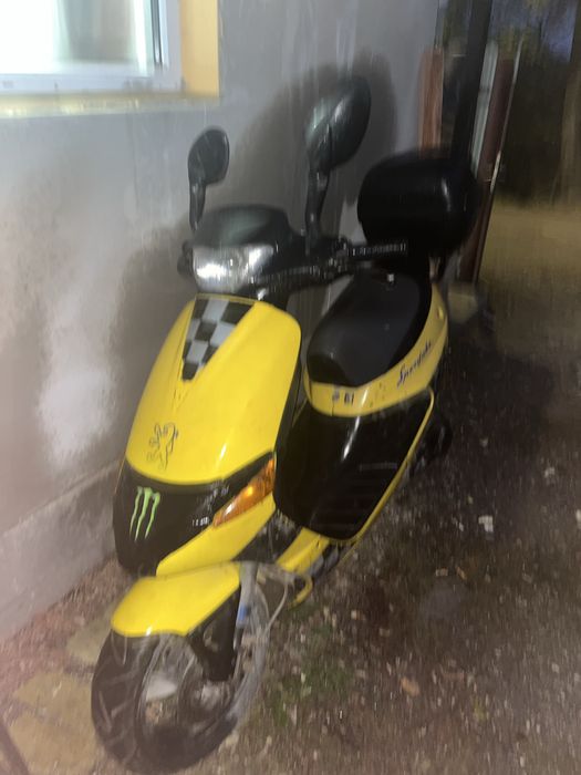 De vânzare scuter peugeot 49cc