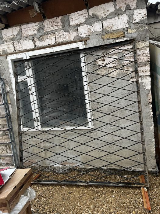 Шестигран и пруд сом темир