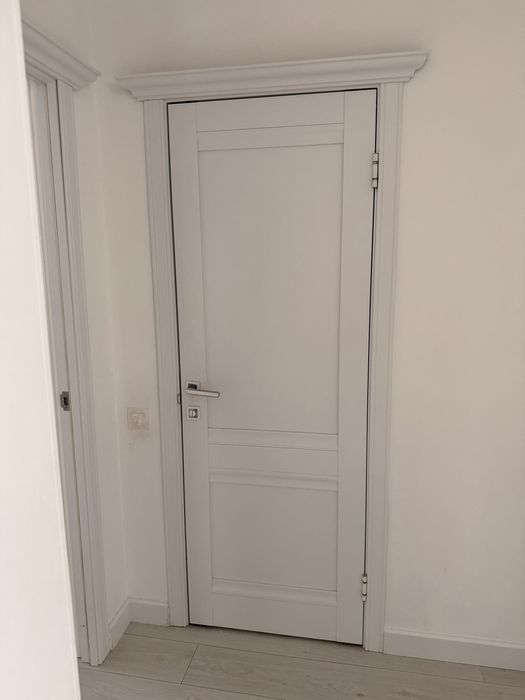 Продаются двери.