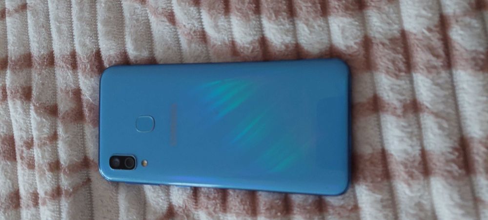 Телефони за продажба