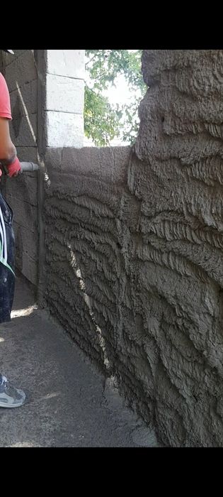 Tencuiala mecanizata cu material tradițional