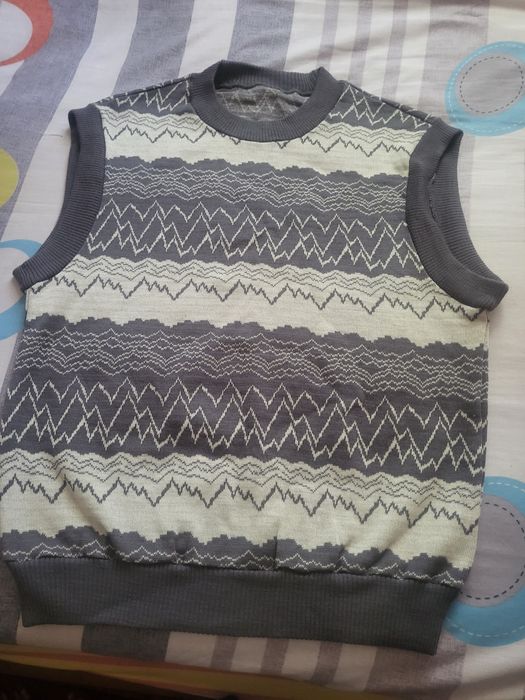 Продам новые шерстяные вещи  осень- весна