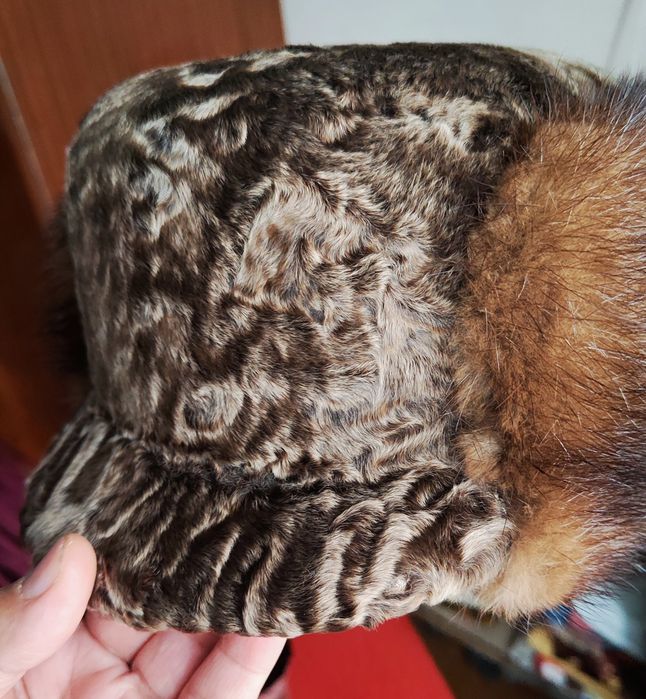 Продается шапка каракуланорковый