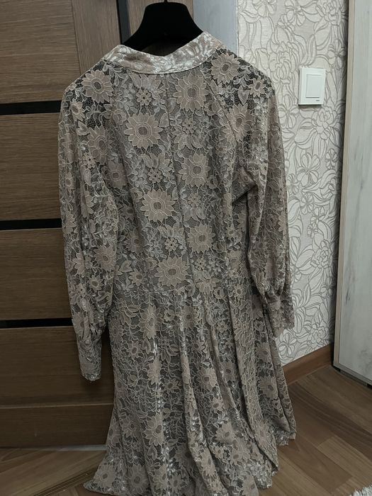 Продам женские платья