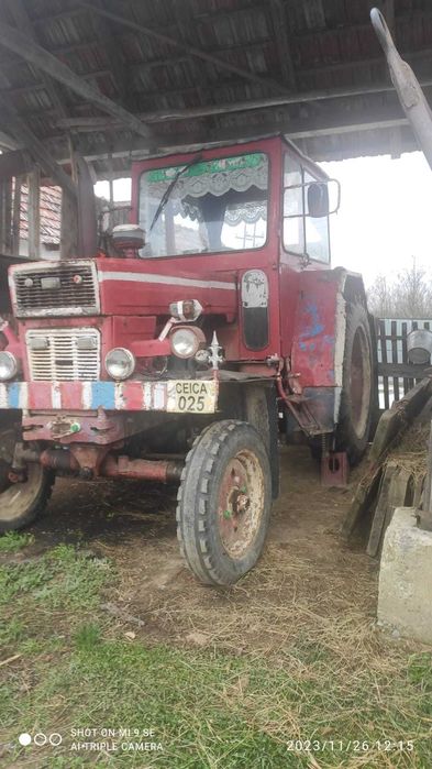Vând tractor agricol Universal U650