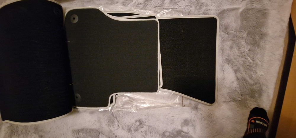 Audi A7 moketni stelki 2010>