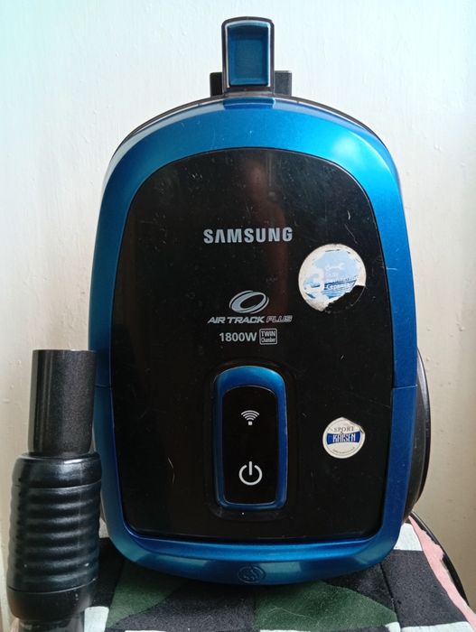 Пылесос 1800w.в хорошем состоянии