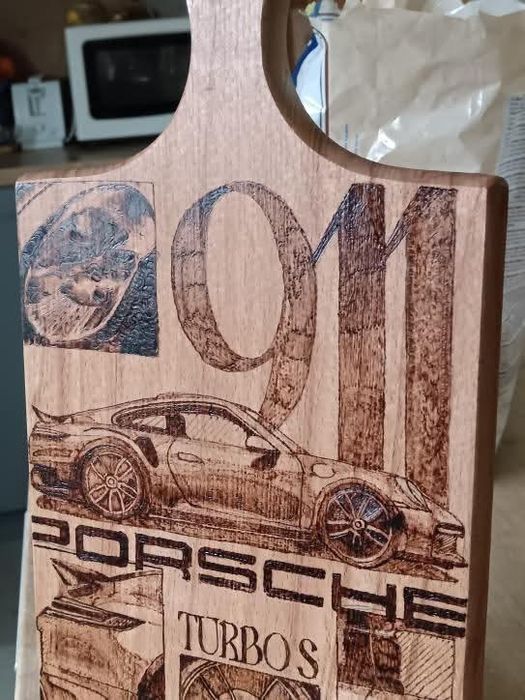 Ръчно гравирана дъска