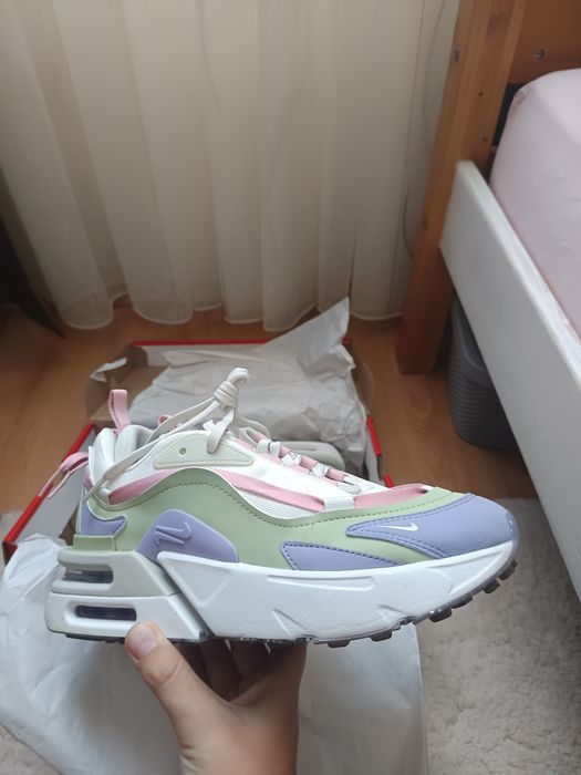 Дамски маратонки- рядък модел W AIR MAX FURYOSA номер 40.5 леко умалени