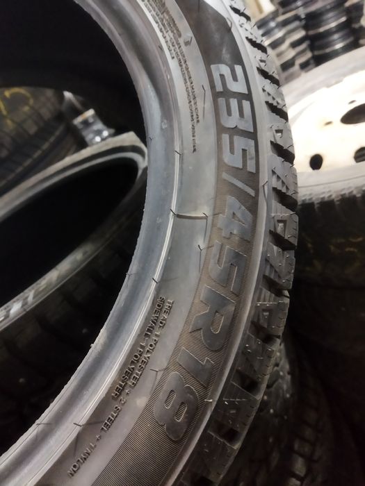 Зимние шины 235/45/18 шипы