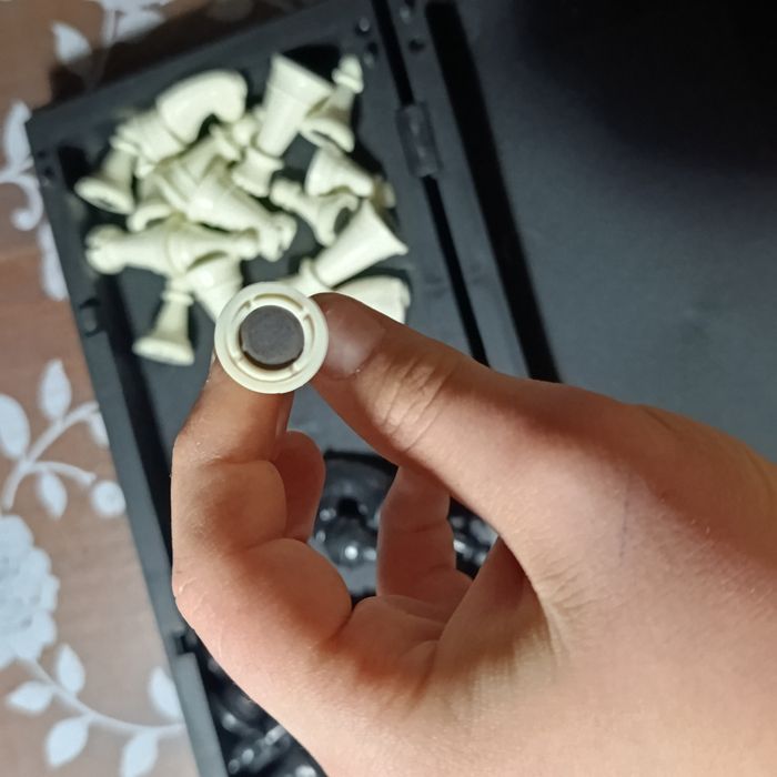 Настольные шахматы