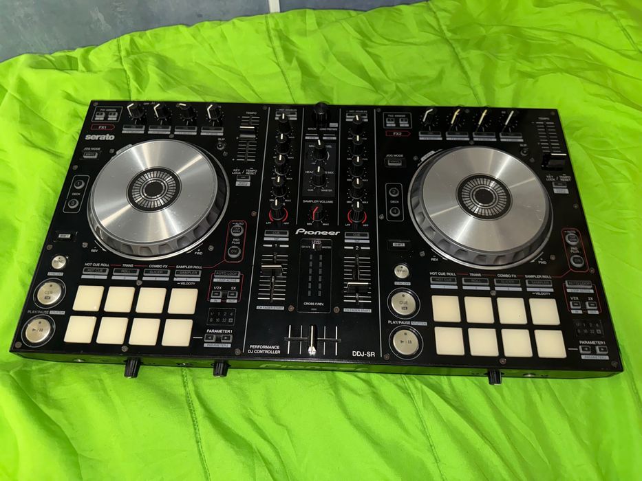 Pioneer DDJ-SR – Serato DJ контролер, отлично състояние