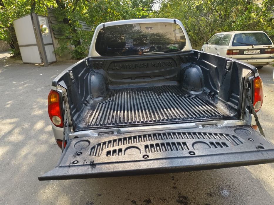 Пикап Mitsubishi L200