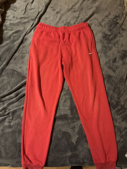 Червен панталон на Найк оригинален!