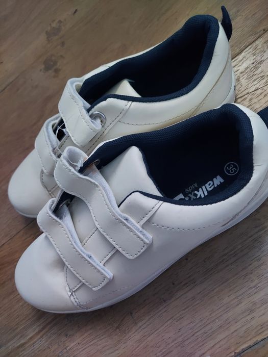Adidasi noi copii