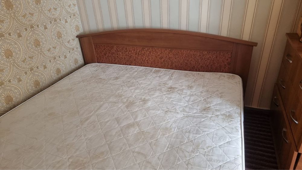 Кровать двуспальная