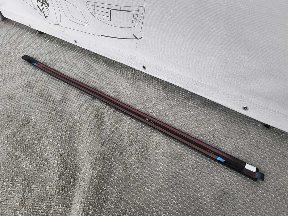 Bandou / Ornament Ușă Față Dreapta Audi A4 B9 2016-2024 Cod OEM 8W9853960 MX3 (1C4)