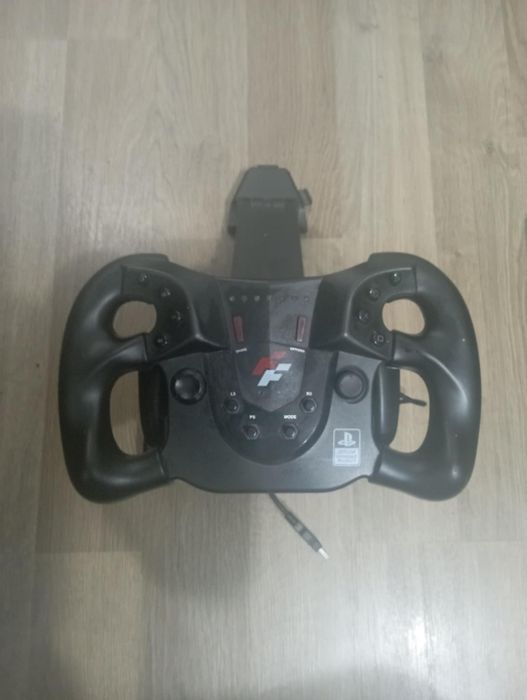 Vând Volan de Formula 1 + pedale