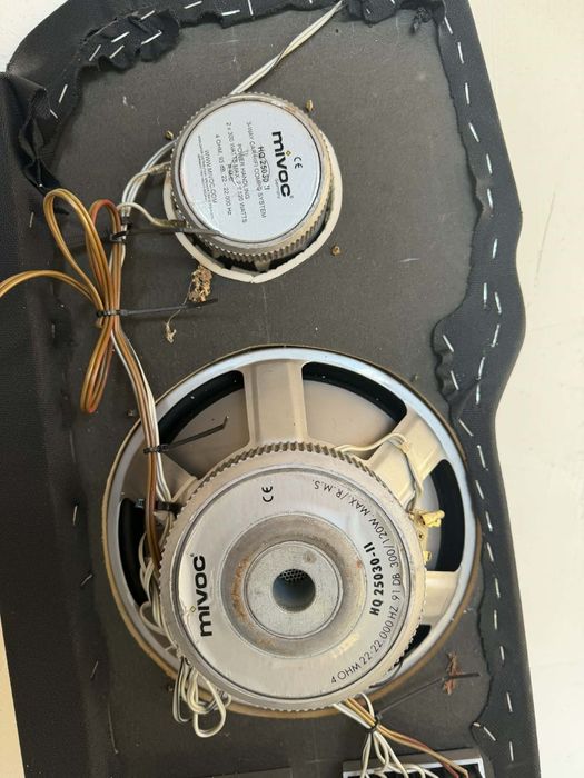 Vând boxe pentru masina