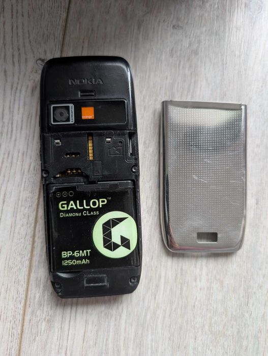 Nokia E51-in cutie, toate accesoriile originale