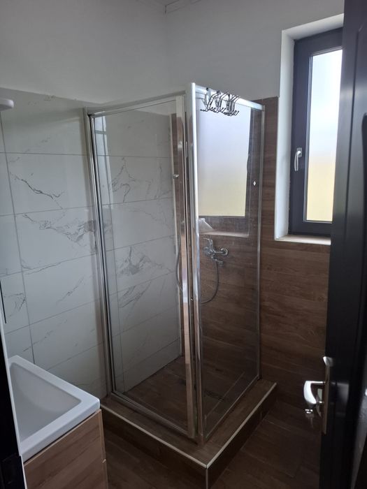 Casă modernă, pe deal cu panoramă ṣi liniṣte-Paleu, aproape de Oradea