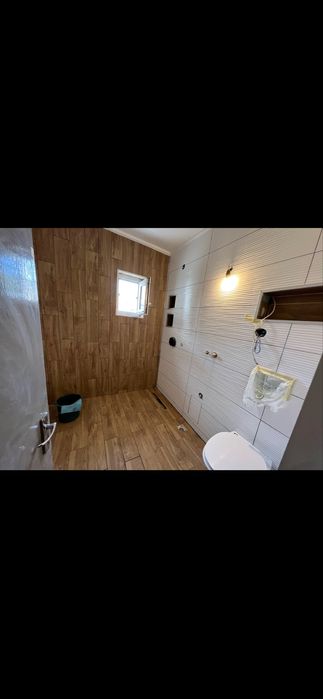 Echipa de meseriasi cu experienta in finisaje interioare si exterioare: termiizolatii  hidroizolatii glet lavabil  gresie faianta .