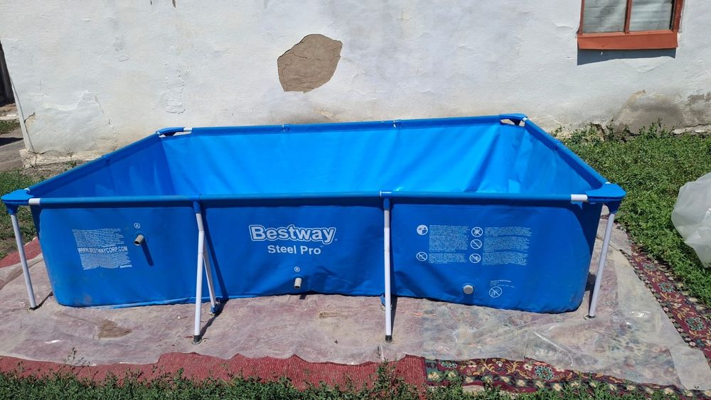 В продюсер Бассейн bestway