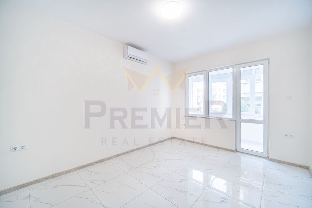 Продава се Тристаен апартамент в Варна, Център - 86 кв.м за 1928 €/кв.м - Снимка #8