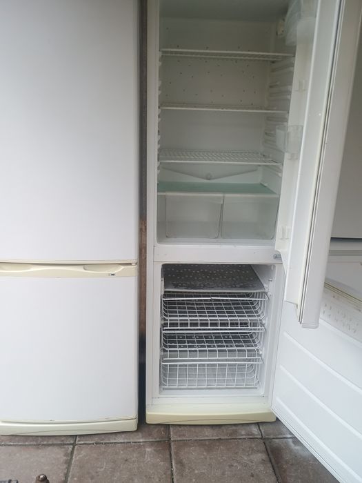 Frigider tip combină frigorifică Gorenje 2/3 sertare congelator