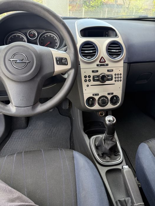 Opel corsa 1.2 benzina