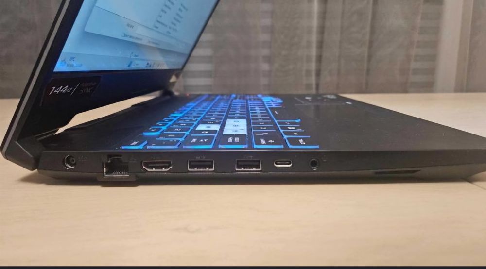 Asus tuf gaming a15 с добавени 1т и акаунт за 300лв на steam и epic