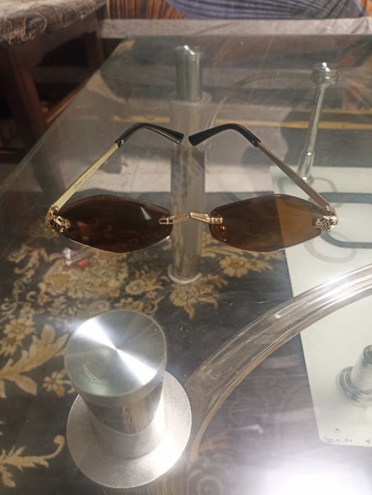 Продавам дамски слънчеви очила