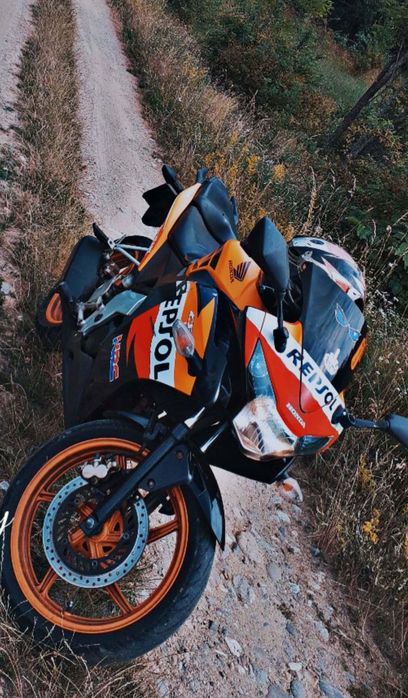 Vând motocicleta honda cbr repsol 125r pentru A1