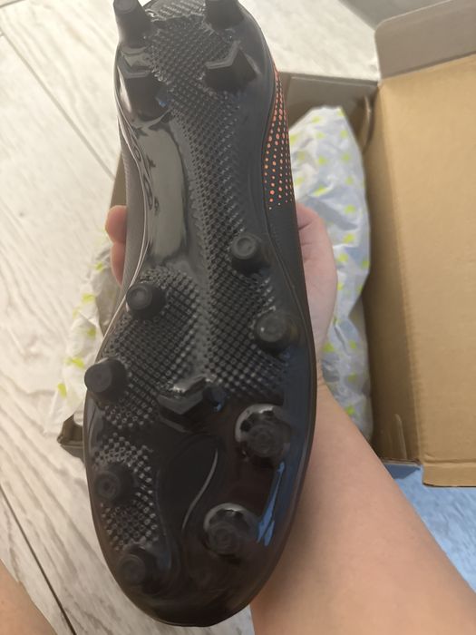 Продам бутсы для футбола